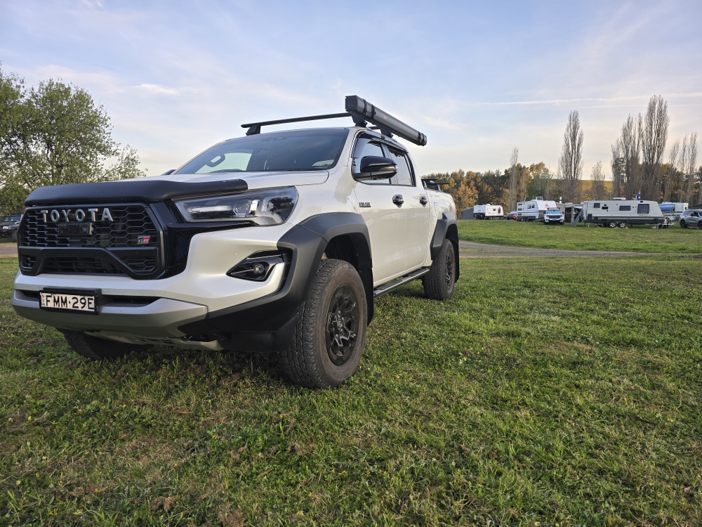 toyota-hilux-gr-s-2024