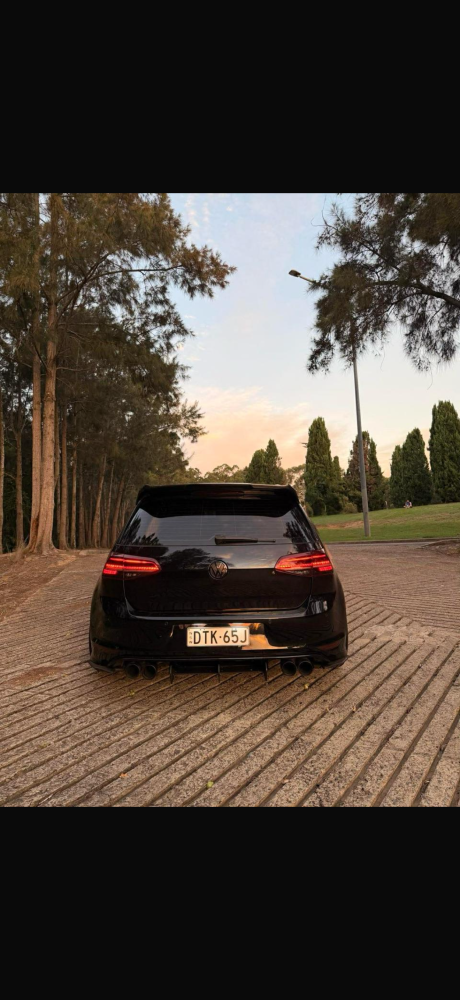 2015-volkswagen-golf-big-4